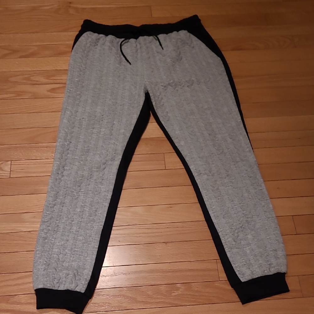 Connection 18 Gray and Black Sweat/Joggers